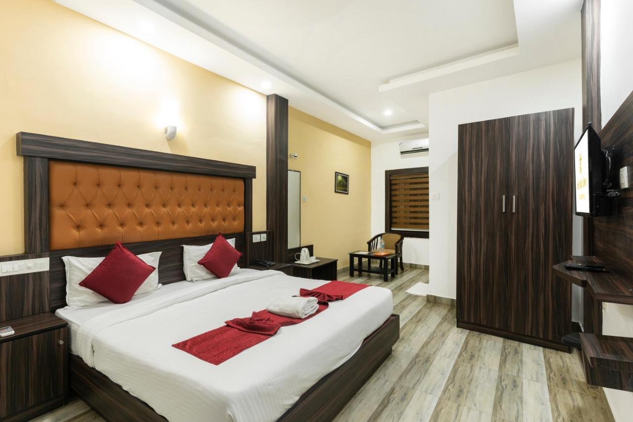 Hotel Kochi Crown Ngoại thất bức ảnh