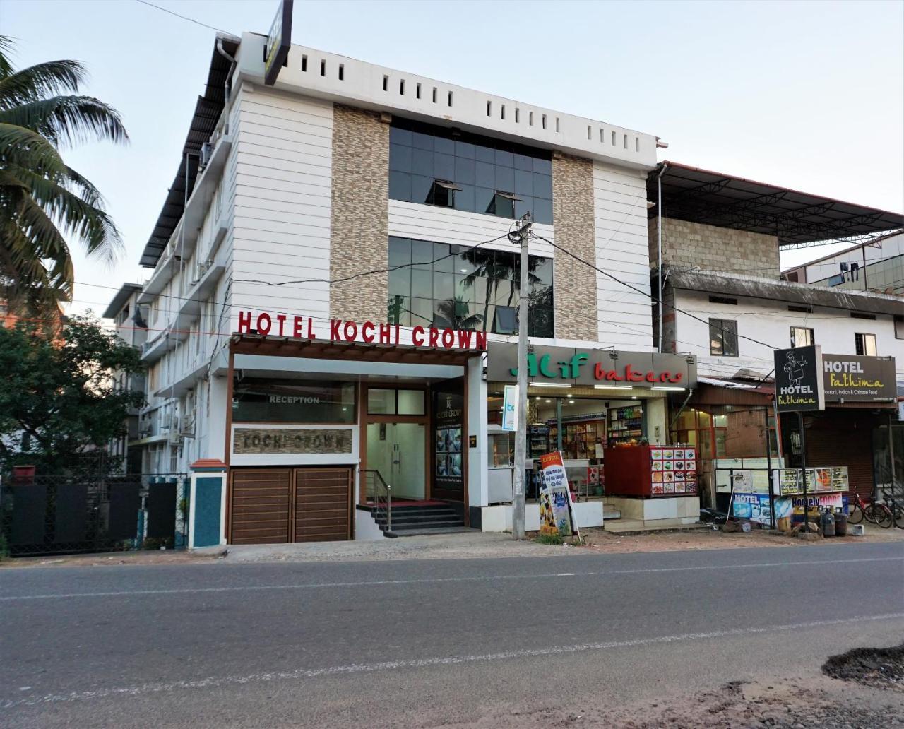Hotel Kochi Crown Ngoại thất bức ảnh