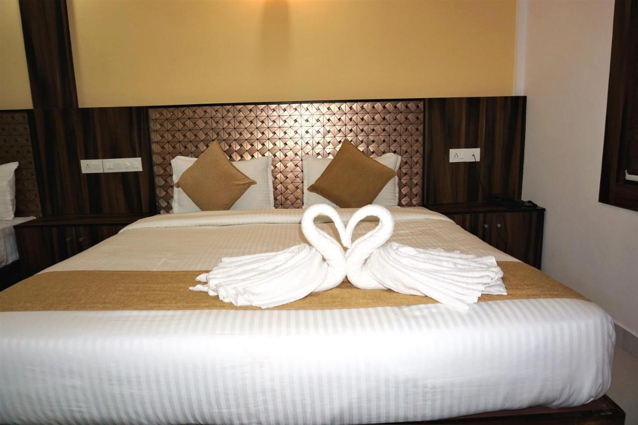 Hotel Kochi Crown Ngoại thất bức ảnh