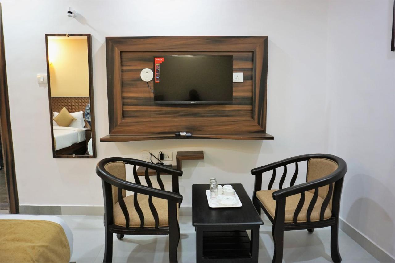 Hotel Kochi Crown Ngoại thất bức ảnh