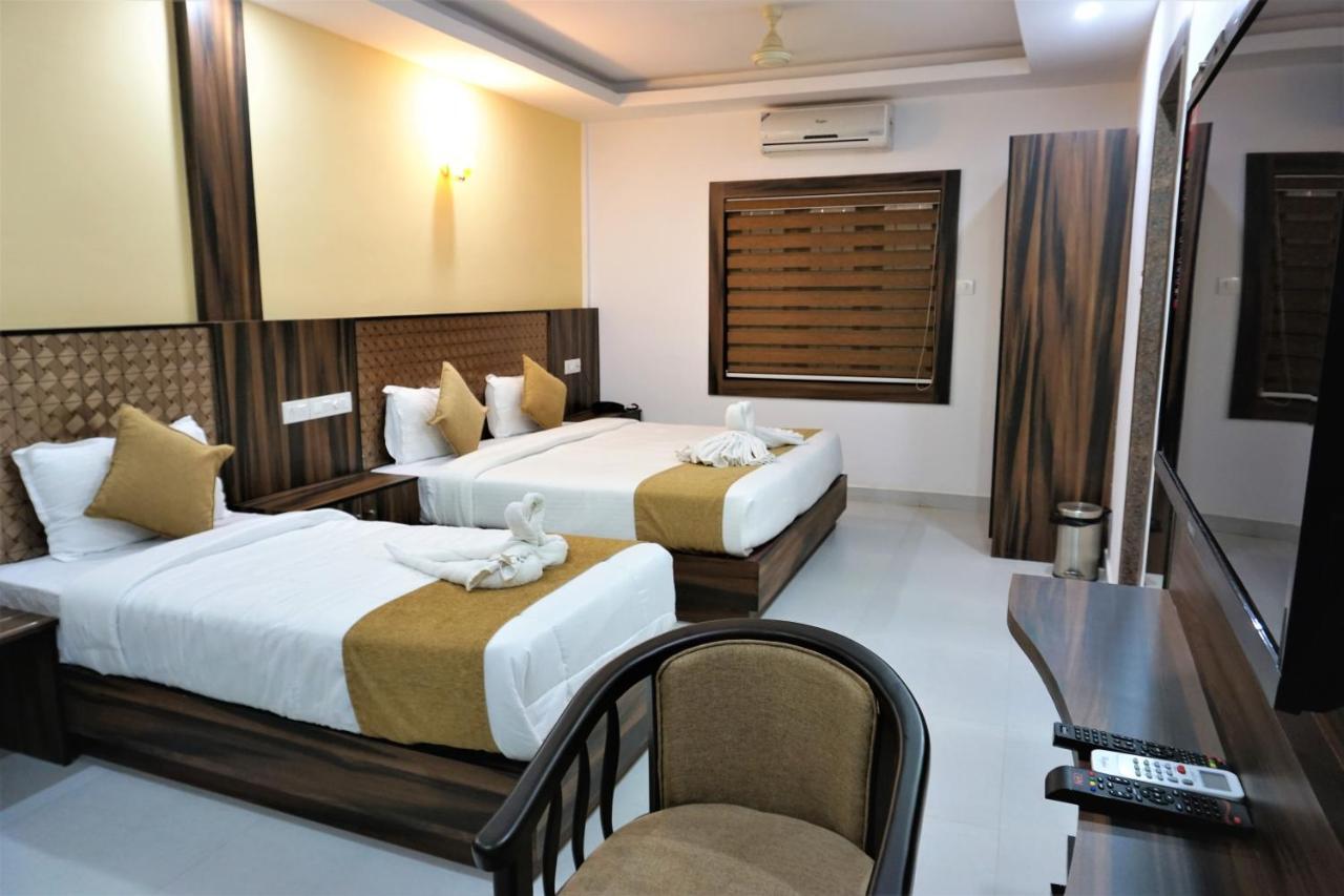 Hotel Kochi Crown Ngoại thất bức ảnh